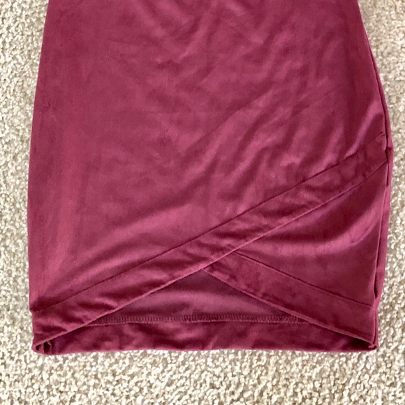 Iris Maroon Dress Faux Suede Bodycon Long-Sleeve size Small - Picture 4 of 5